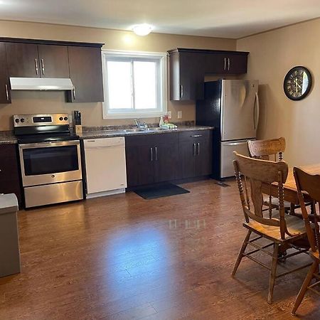 Cozy 2 Bedroom Home In Chatham - Left Side Extérieur photo