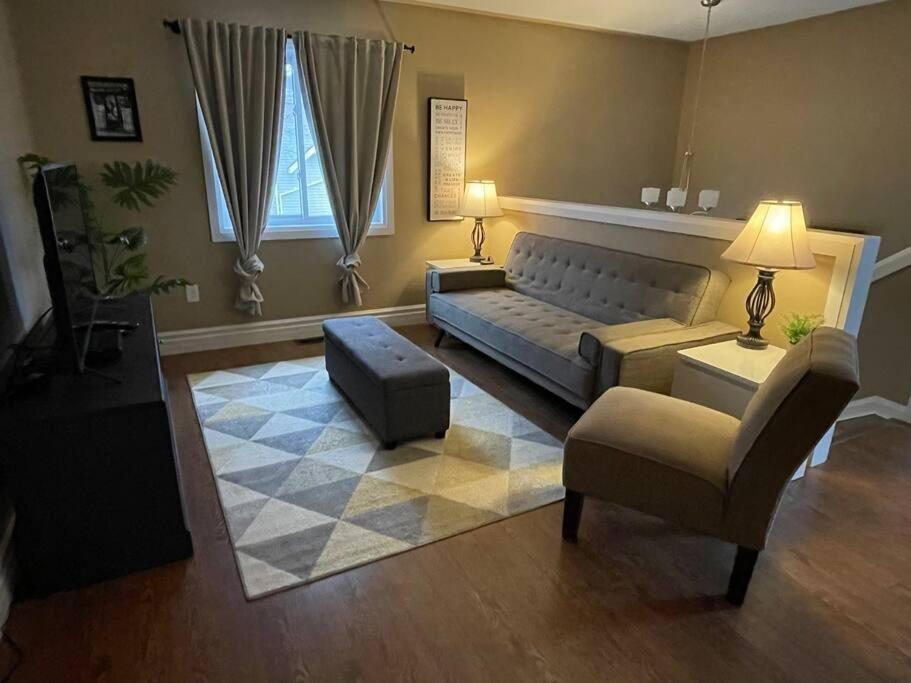 Cozy 2 Bedroom Home In Chatham - Left Side Extérieur photo