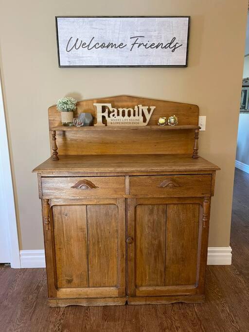 Cozy 2 Bedroom Home In Chatham - Left Side Extérieur photo