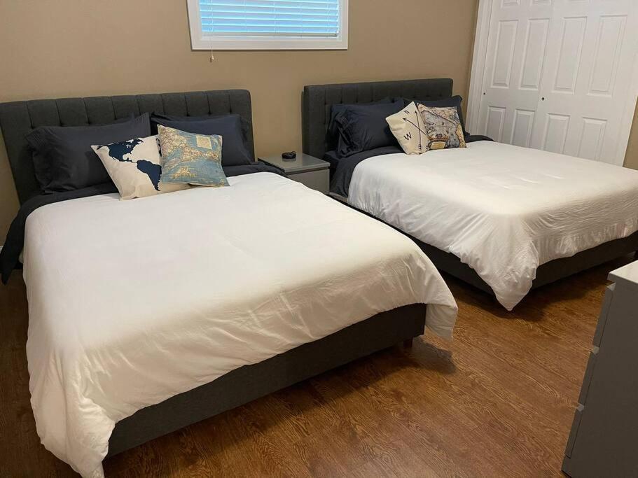 Cozy 2 Bedroom Home In Chatham - Left Side Extérieur photo